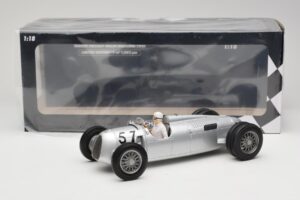Auto Union Type C #57 H. Stuck Winner Shelsley Walsh Hill Climb 1936 Minichamps 1:18 155361057 Druckguss — Bild 6 von 6