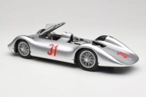 Auto Union Typ C Stromlinie #31 B. Rosemeyer 1937 Silber Revell 1:18 08436 Druckguss — Bild 5 von 8