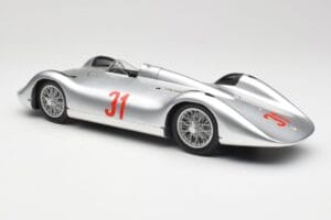 Auto Union Typ C Stromlinie #31 B. Rosemeyer 1937 Silber Revell 1:18 08436 Druckguss — Bild 7 von 8
