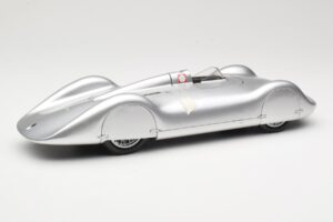 Auto Union Type C Streamliner #72 B. Rosemeyer World Record 1937 Revell 1:18 08420 Druckguss — Bild 2 von 6