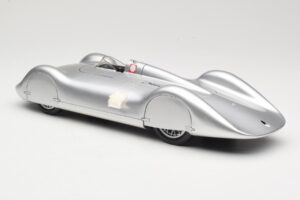 Auto Union Type C Streamliner #72 B. Rosemeyer World Record 1937 Revell 1:18 08420 Druckguss — Bild 5 von 6