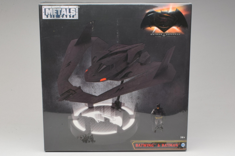 Batwing & Batman Set Metals Diecast 1:24 Batwing & Batman Set Metals Diecast 1:24 98325 Druckguss