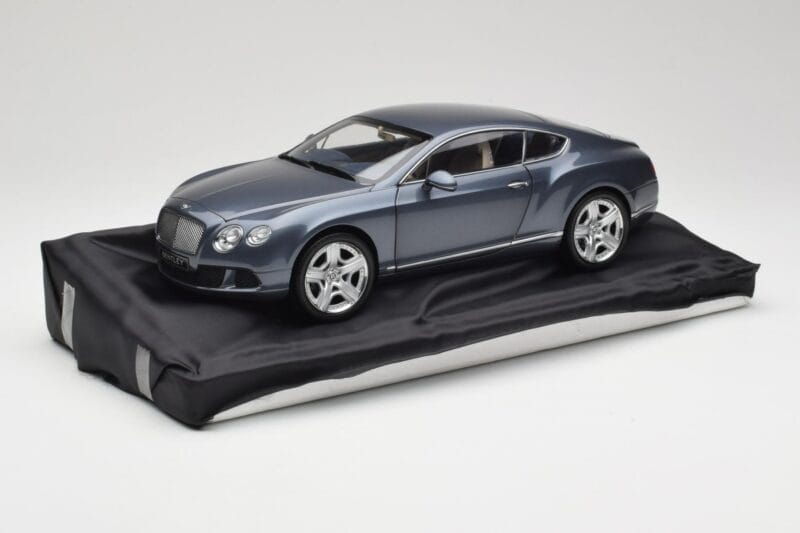 Bentley Continental GT Grey Metallic Minichamps 1:18 100139920 Druckguss