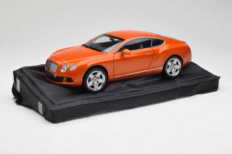 Bentley Continental GT Orange Metallic Minichamps 1:18 100139921 Druckguss