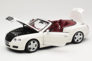 Bentley Continental GTC Weiß Minichamps 1:18 100139032 Druckguss — Bild 2 von 8