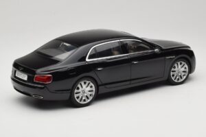 Bentley Flying Spur W12 Diamond Black Kyosho 1:18 08891DBK Druckguss — Bild 3 von 8