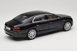 Bentley Flying Spur W12 Onyx Black Kyosho 1:18 08891NX Druckguss — Bild 3 von 8