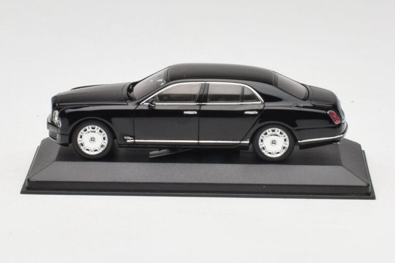Bentley Mulsanne Schwarz Minichamps 1:43 436139900 Druckguss