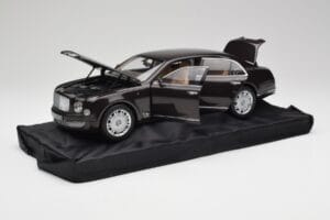 Bentley Mulsanne Burnt Oak Minichamps 1:18 100139905 Druckguss — Bild 2 von 8