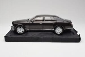 Bentley Mulsanne Burnt Oak Minichamps 1:18 100139905 Druckguss — Bild 4 von 8