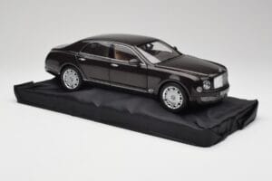 Bentley Mulsanne Burnt Oak Minichamps 1:18 100139905 Druckguss — Bild 6 von 8