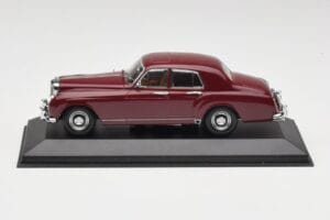 Bentley S1 Continental Flying Spur Burgunder Minichamps 1:43 436139550 Druckguss