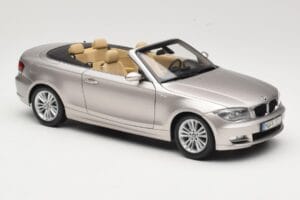 BMW 1 Series E88 Cabriolet Mineral Silver Metallic Kyosho 1:18 80430427020 Druckguss — Bild 6 von 8