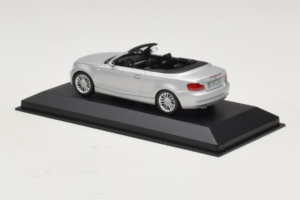 BMW 1-Series E88 Cabriolet Titan Silver Minichamps 1:43 80420427037-R1 Druckguss — Bild 3 von 5