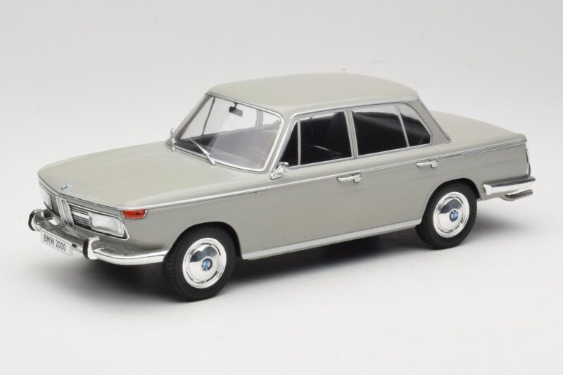 BMW 2000 TI Grau MCG 1:18 MCG18112 Druckguss