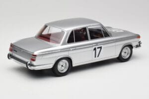 BMW 2000 Ti #17 J. Ickx / H. Hahne 24 Hours of Spa 1966 Winners Minichamps 1:18 107662517 Resin — Bild 2 von 6