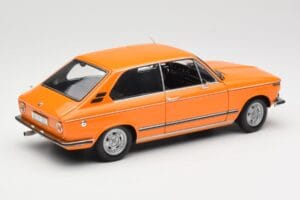 BMW 2000 Tii Touring Orange Minichamps 1:18 80430145824 Druckguss — Bild 3 von 8