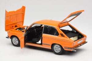 BMW 2000 Tii Touring Orange Minichamps 1:18 80430145824 Druckguss — Bild 5 von 8