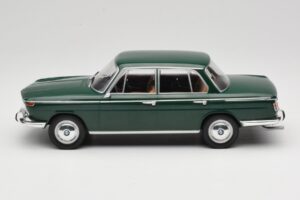 BMW 2000 121 Grün MCG 1:18 MCG18542 Druckguss — Bild 3 von 6