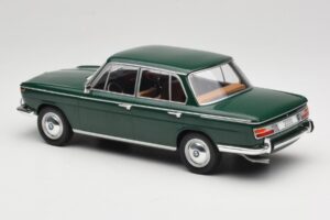 BMW 2000 121 Grün MCG 1:18 MCG18542 Druckguss — Bild 5 von 6