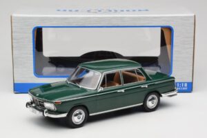 BMW 2000 121 Grün MCG 1:18 MCG18542 Druckguss — Bild 6 von 6