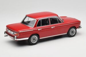 BMW 2000 121 Rot MCG 1:18 MCG18543 Druckguss — Bild 2 von 6