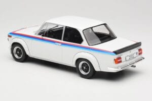 BMW 2002 E10 Turbo Weiß MCG 1:18 MCG18408-R Druckguss — Bild 5 von 6