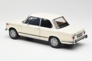 BMW 2002 Weiß Kyosho 1:18 08541W Druckguss — Bild 7 von 8