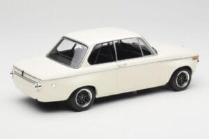 BMW 2002 Weiß Plain Body Version Minichamps 1:18 155702600 Druckguss — Bild 2 von 6