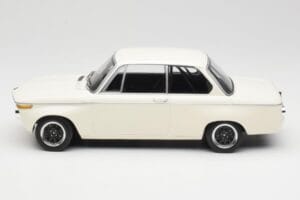 BMW 2002 Weiß Plain Body Version Minichamps 1:18 155702600 Druckguss — Bild 3 von 6