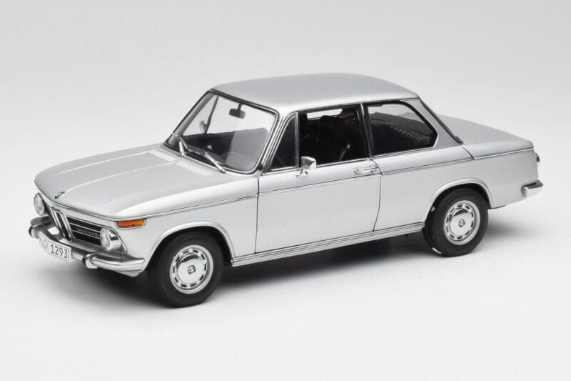 BMW 2002tii Silber AUTOart 1:18 80430151479 Druckguss