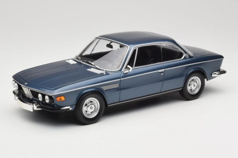 BMW 2800 CS E9 Blau Metallic Minichamps 1:18 155028032 Druckguss