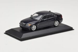 BMW 3 Series E90 Dark Blue Metallic Minichamps 1:43 80420392151-R Druckguss — Bild 3 von 5