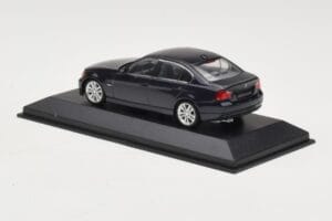 BMW 3 Series E90 Dark Blue Metallic Minichamps 1:43 80420392151-R Druckguss — Bild 4 von 5