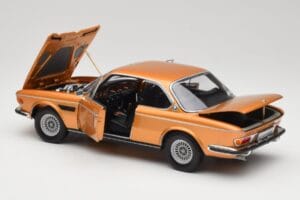 BMW 3.0 CSi E9 Gold Metallic Minichamps 1:18 180029027 Druckguss — Bild 5 von 8