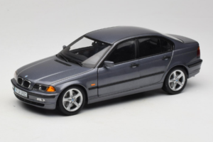 BMW 318i E46 Grey Metallic Händler Edition UT Models 1:18 80430028459 Druckguss