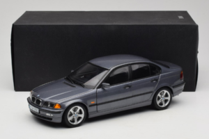 BMW 318i E46 Grey Metallic Händler Edition UT Models 1:18 80430028459 Druckguss — Bild 8 von 8