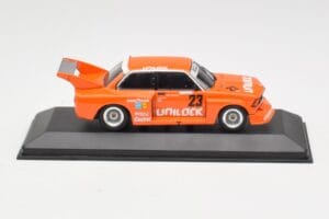 BMW 320i Group 5 #23 E. Cheever / G. Villeneuve 6 Hours of Mosport Class Winners 1977 Damaged Spoiler Minichamps 1:43 4007723 — Bild 3 von 5