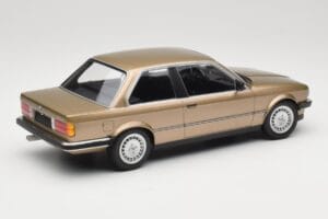 BMW 323i E30 Brown Metallic Minichamps 1:18 155026004 Druckguss — Bild 2 von 6