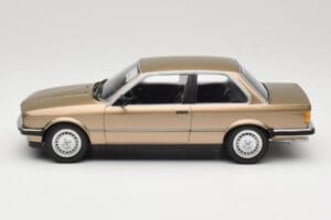BMW 323i E30 Brown Metallic Minichamps 1:18 155026004 Druckguss — Bild 3 von 6