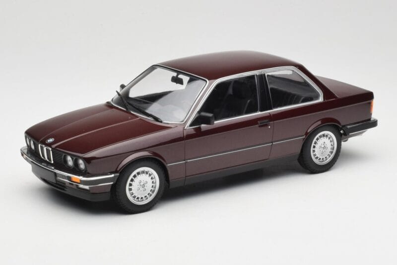 BMW 323i E30 Dark Red Metallic Minichamps 1:18 155026007 Druckguss