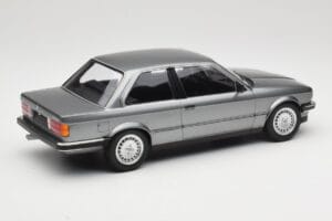 BMW 323i E30 Grey Metallic Minichamps 1:18 155026006 Druckguss — Bild 2 von 6