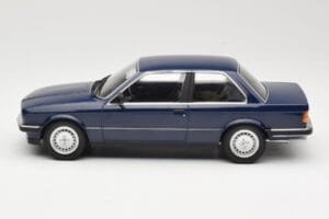 BMW 323i E30 Saturn Blue Minichamps 1:18 155026009 Druckguss — Bild 3 von 6