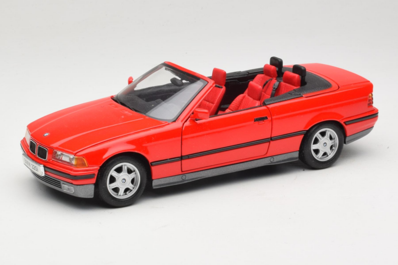 BMW 325i E36 Cabriolet Rot Maisto 1:18 50229 Druckguss