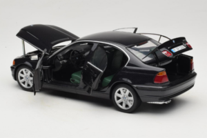 BMW 328i E46 Schwarz UT Models 1:18 80439422373 Druckguss — Bild 5 von 8