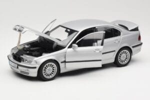 BMW 330i E46 Silber UT Models 1:18 80430302328 Druckguss — Bild 2 von 8