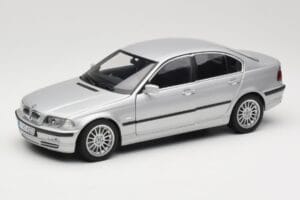 BMW 330i E46 Silber UT Models 1:18 80430302328 Druckguss