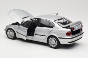 BMW 330i E46 Silber UT Models 1:18 80430302328 Druckguss — Bild 5 von 8