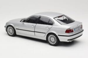 BMW 330i E46 Silber UT Models 1:18 80430302328 Druckguss — Bild 7 von 8