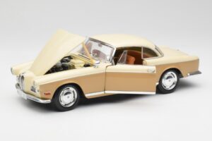 BMW 503 Beige Revell 1:18 8832 Druckguss — Bild 2 von 8